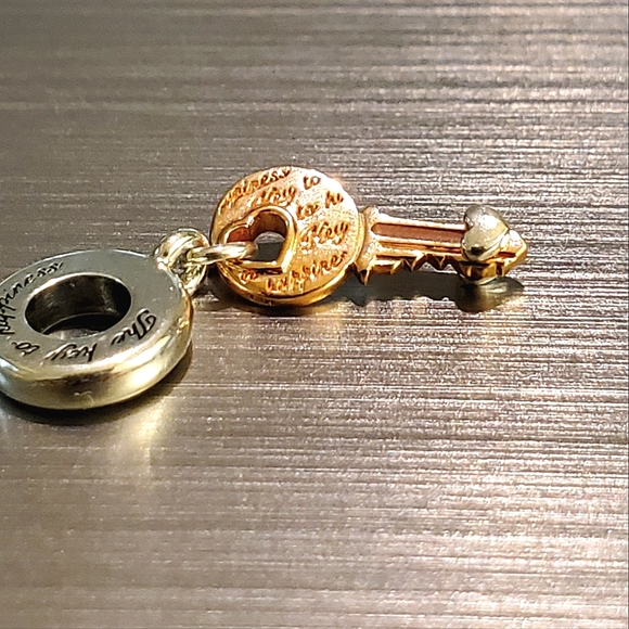 Authentic NEW Pandora Two Tone Key and Sliding Heart Charm S925ALE 14K RGP - Picture 3 of 8